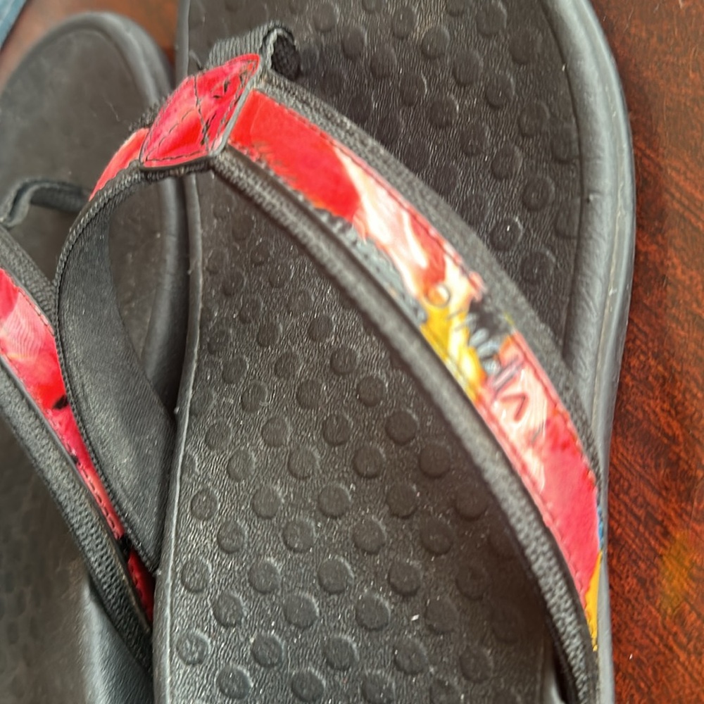 Vionic Flip Flops - Picture 10 of 10